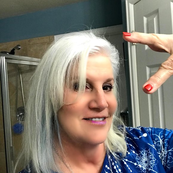 Meet your Posher, Jaye - Picture 2 of 5